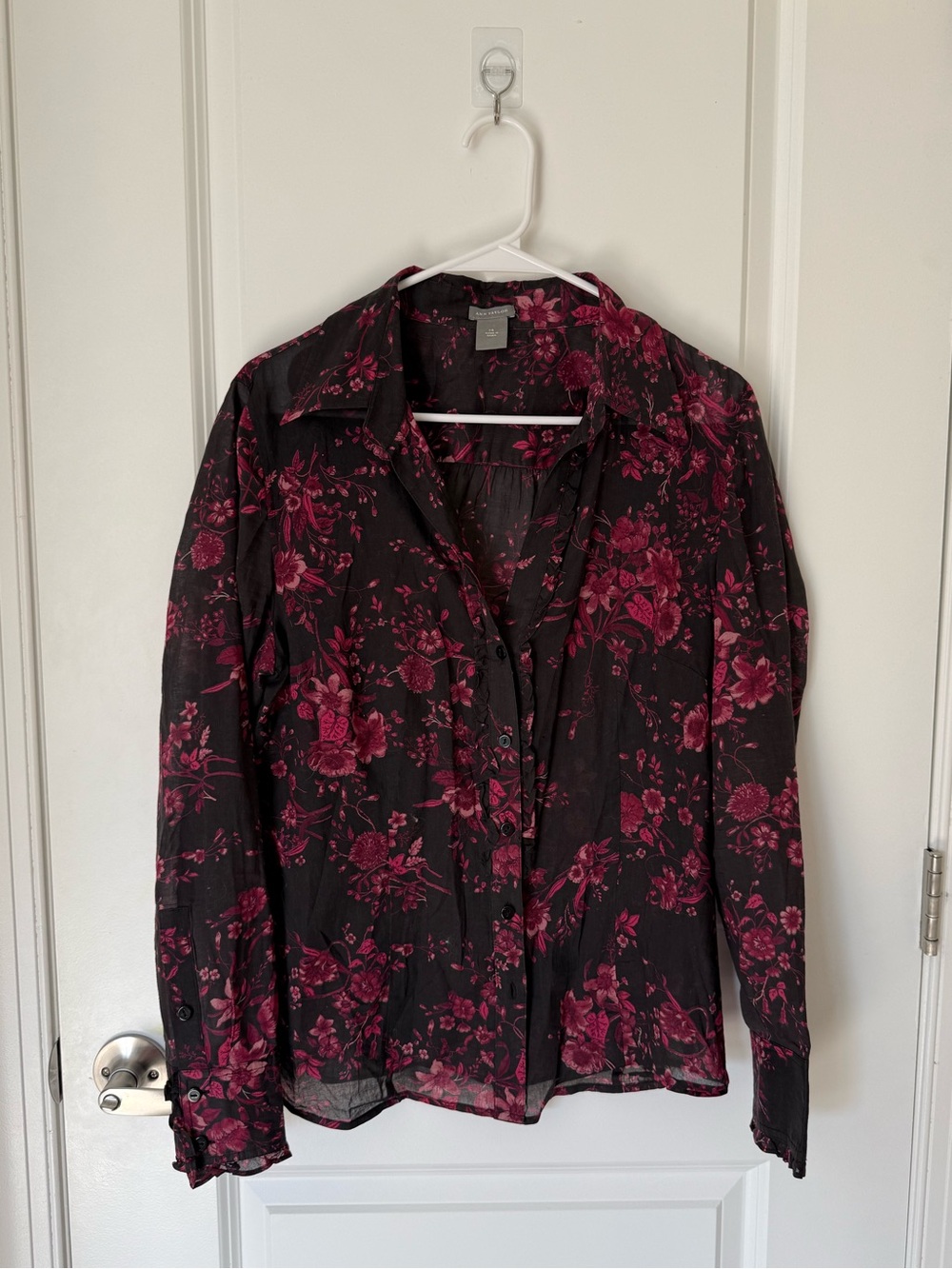 Ann Taylor Y2K Black Button-Down Shirt with Magenta Floral Print